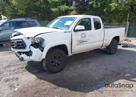 2022 Toyota Tacoma Sr5 V6 z USA, uszkodzony, nr VIN 3TYSZ5AN9NT087363